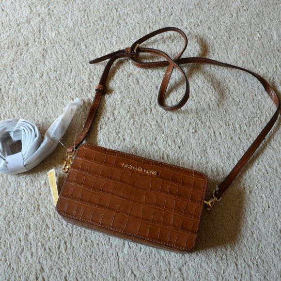 Michael Kors Handbags - Michael Kors bag JST MD BELT BAG XBODY WALNUT